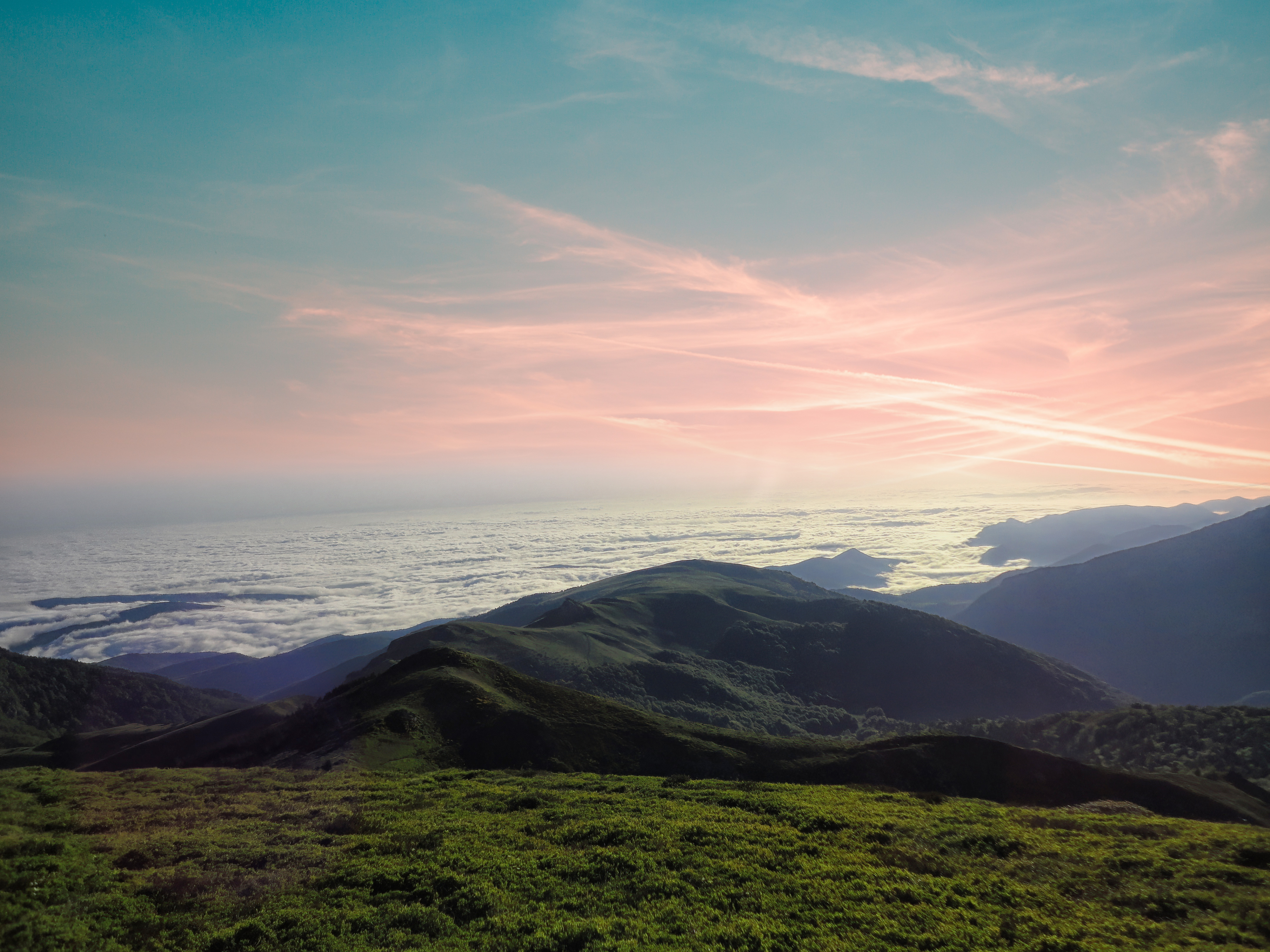 Mer de nuages depuis le Rocher de Batail ጠ Aube au-dessus de la plaine